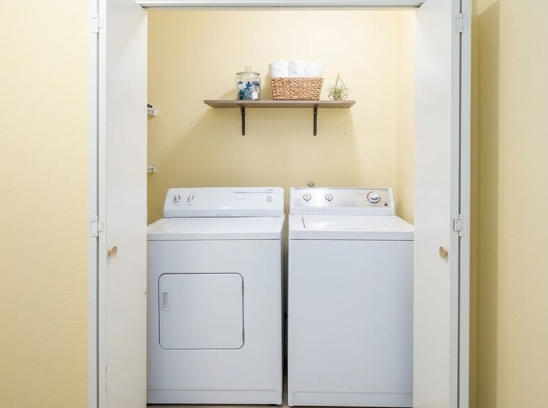 Laundry Room - 112 Lachite