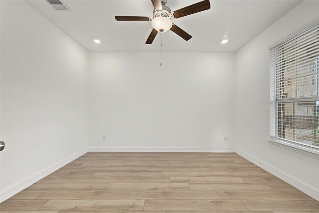 Building Photo - 4802 Albany Shores Ln