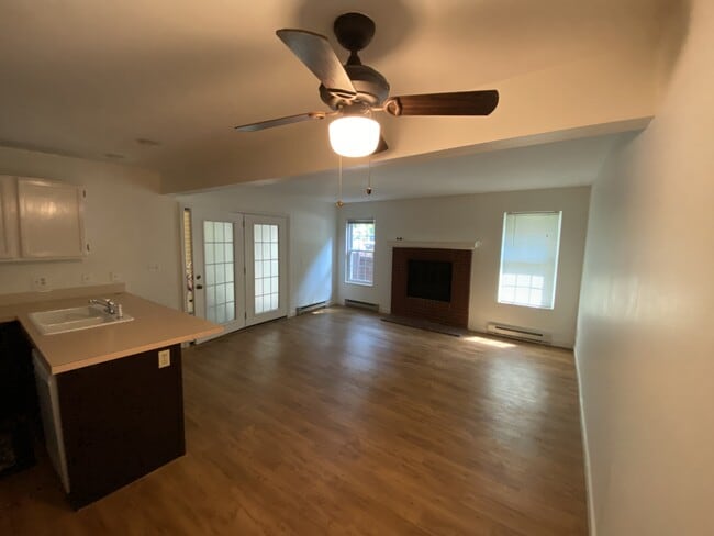 Building Photo - 3565 Windmill Dr