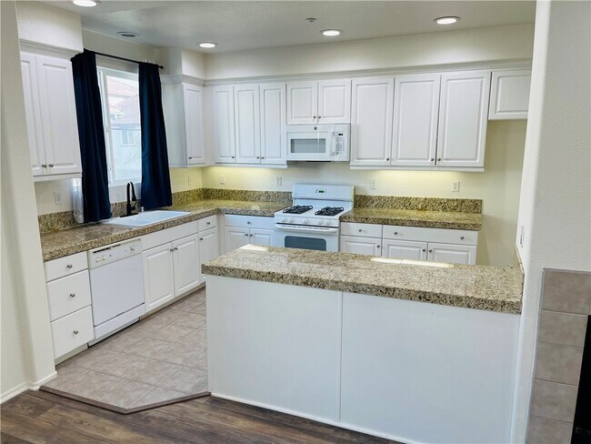 Building Photo - 33590 Willow Haven Ln