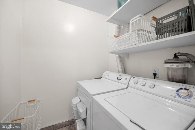 Building Photo - 217 Oronoco St