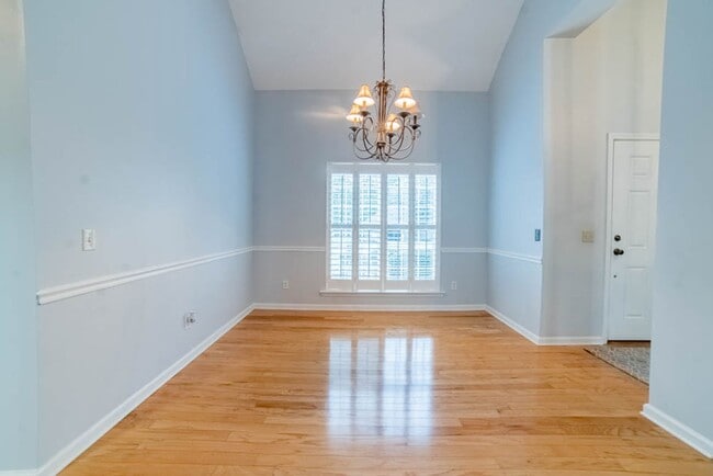 Building Photo - Available Soon!