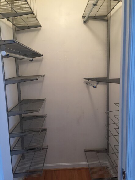 Building Photo - 730 11th St NE