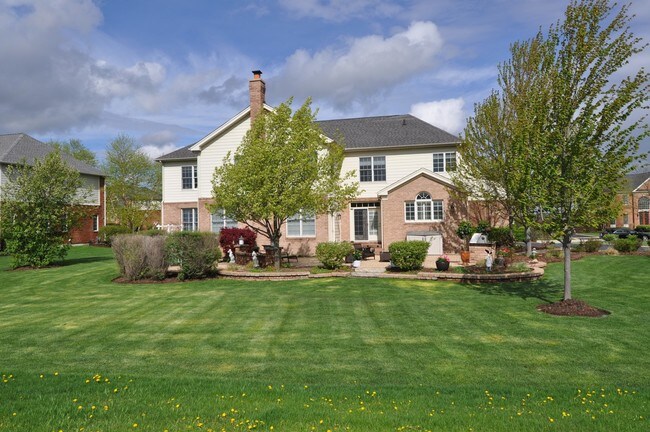 Building Photo - 21 Doral Dr