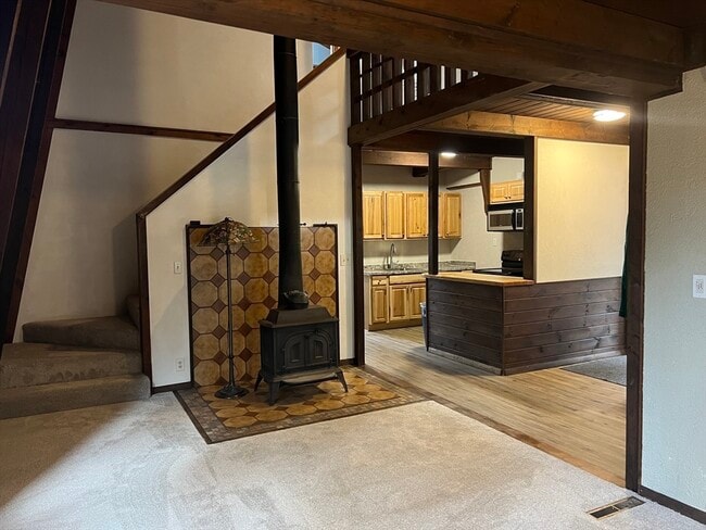 Building Photo - 888 Salem St