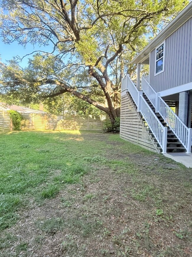 Building Photo - 406 Caverly Ln