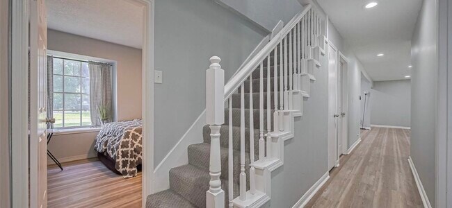 Building Photo - 2606 Micliff Blvd