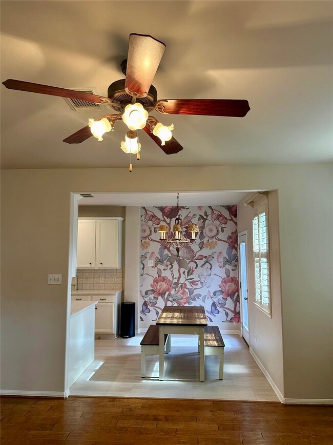 Building Photo - 13559 Fawn Lily Dr