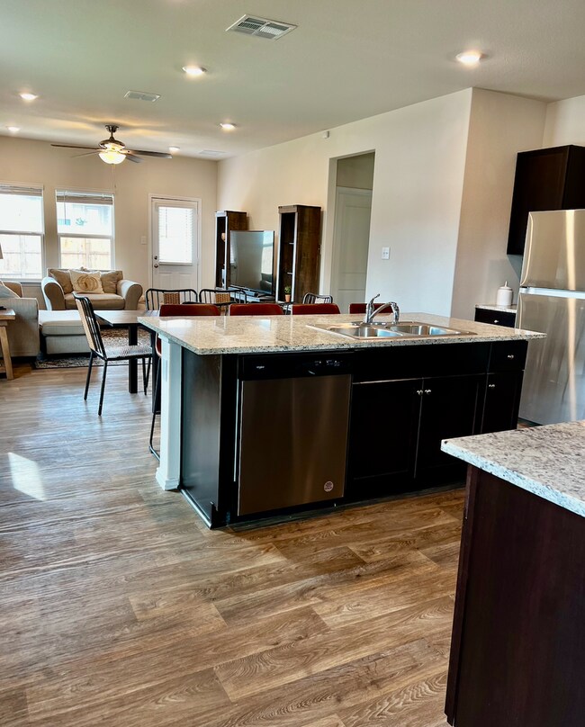 Building Photo - Gorgeous 4 Bedroom New Build in St. Hedwig!