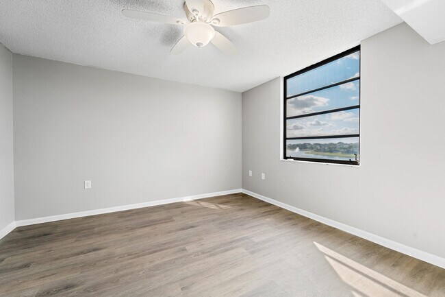 Building Photo - 3636 Whitehall Dr