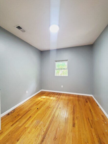 Building Photo - 111 Myrtle Ave