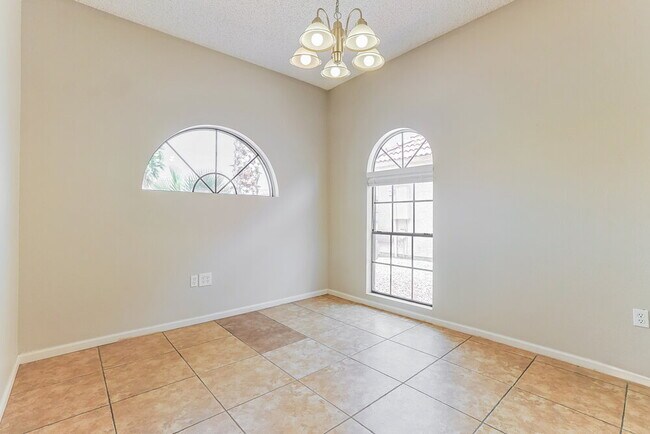 Building Photo - 1243 E Commerce Ave