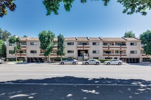 Building Photo - 12244 Riverside Dr