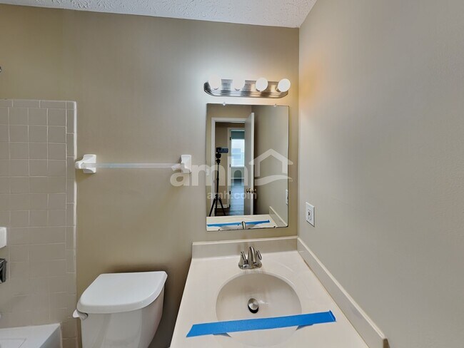 Building Photo - 6693 Jennyann Way