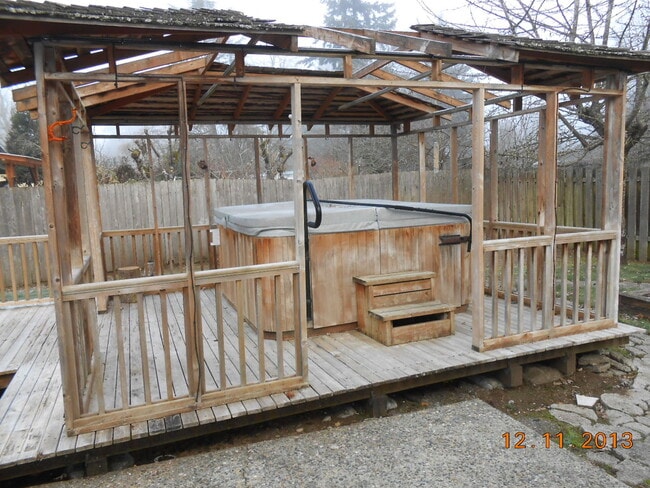 Building Photo - Beautiful 4 Bed 2 Bath Rambler Near Microsoft