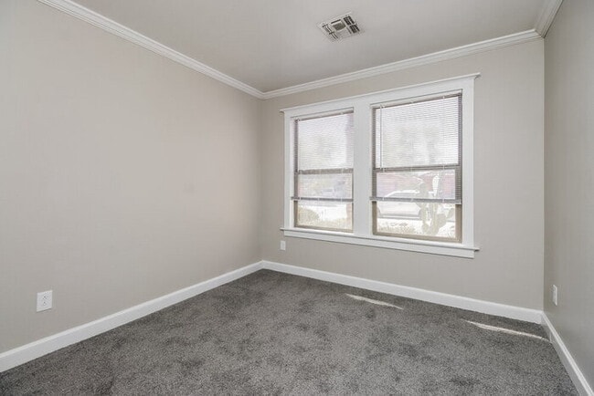 Building Photo - 8433 E Natal Cir