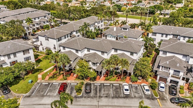 Building Photo - 725 SW 148th Ave