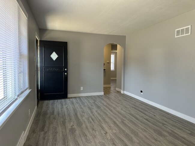 Building Photo - 9300 Ardmore Dr