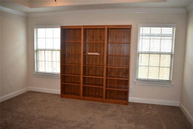 Building Photo - 1740 Sunrise Cir