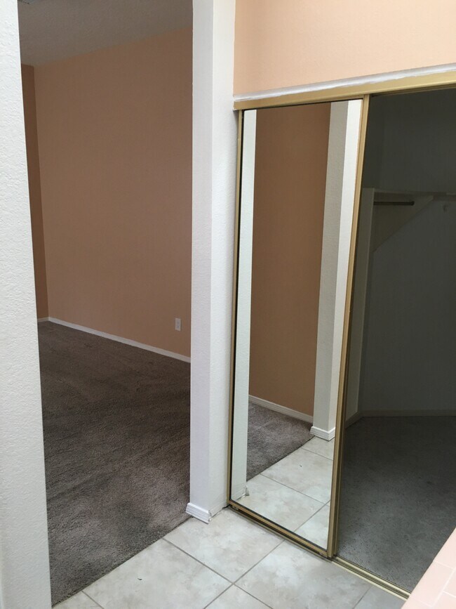 Building Photo - 5036 Shadow Mountain Rd