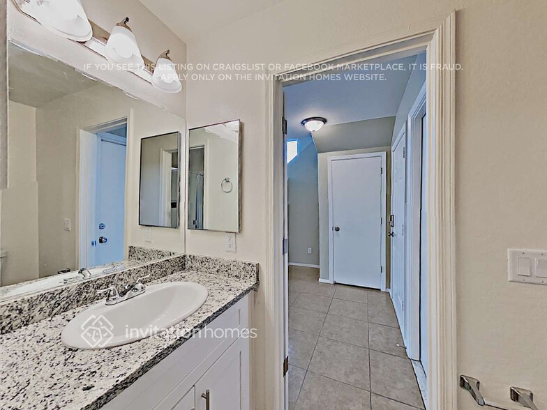 Building Photo - 11849 W Poinsettia Dr