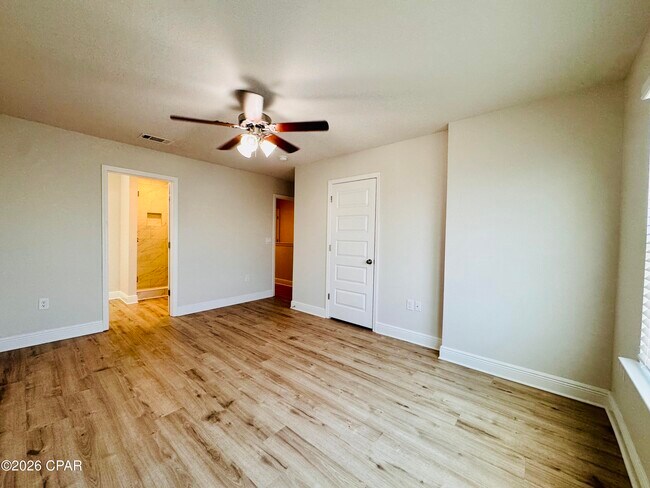 Building Photo - 10 Renea Cv