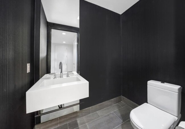 Building Photo - 1 bedroom in New York NY 10002