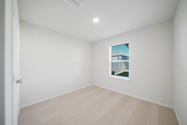 Building Photo - 13721 Crossbow Rdg