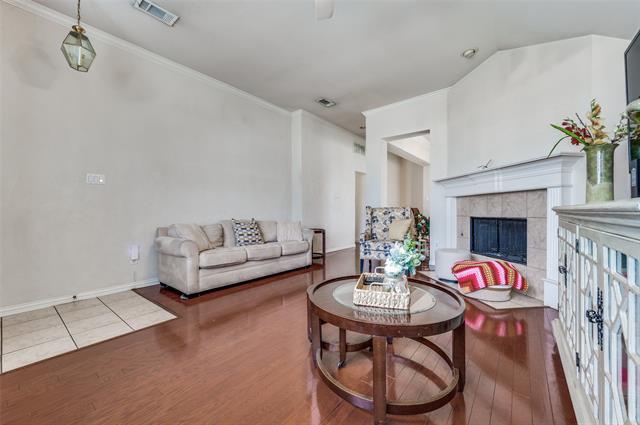 Building Photo - 402 Horse Shoe Dr