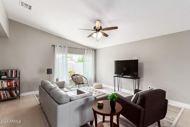 Building Photo - 2644 E Sylvia St