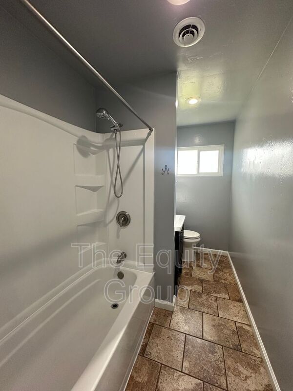 Building Photo - 4122 W Monte Vista Ave