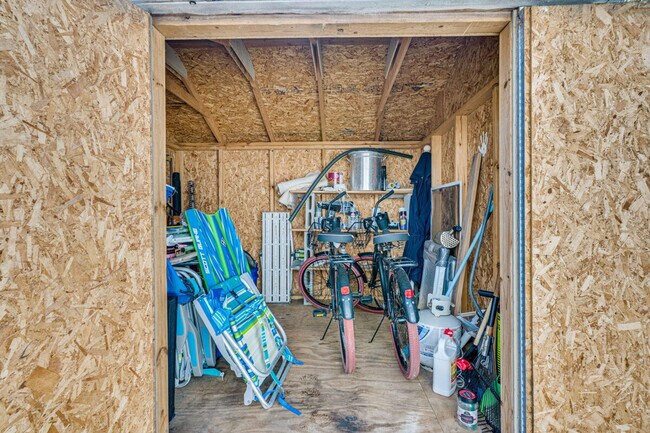 Building Photo - 1718 S Fletcher Ave