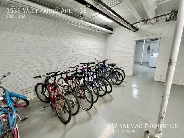 Building Photo - 1539 W Fargo Ave