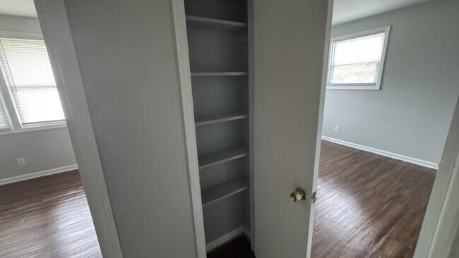Building Photo - 457 Hickory Ridge Dr