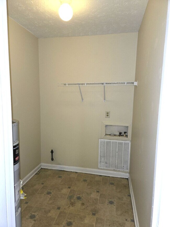 Building Photo - Ranch in Green Acres. All-electric. Storage Shed. 251215