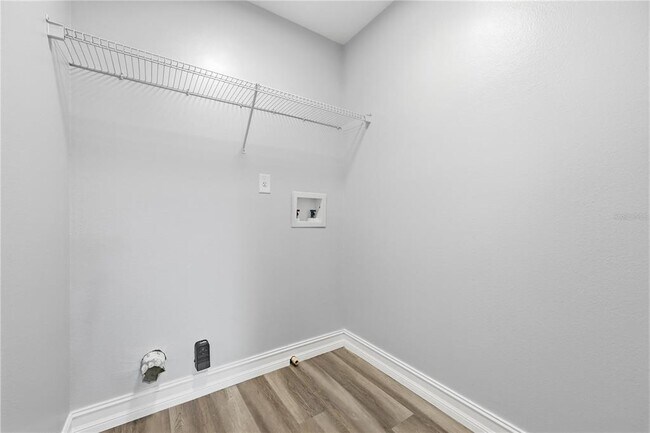 Building Photo - 7339 Country Run Pkwy