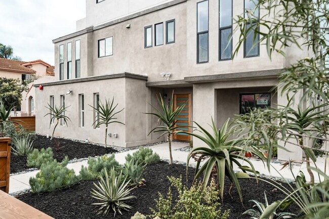 Building Photo - Hamilton