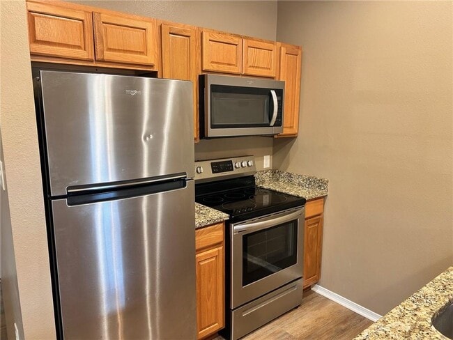 Building Photo - 5640 Mounthill Ct