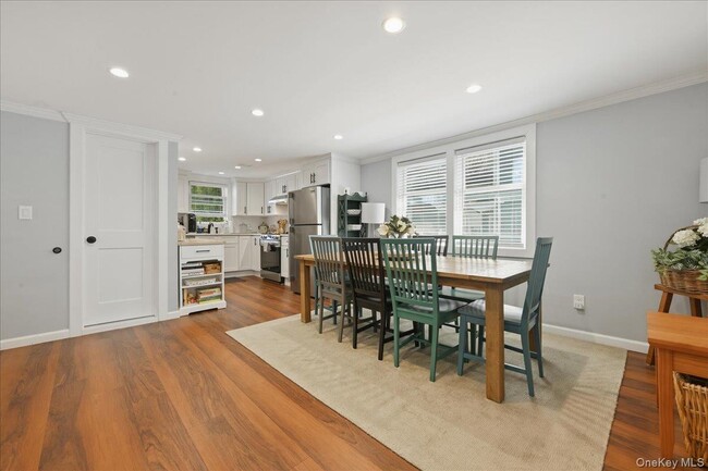 Building Photo - 5 Carlton Ave