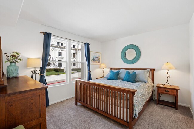 Building Photo - 436 Poli St