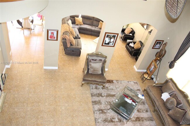 Building Photo - 3501 Collonade Dr