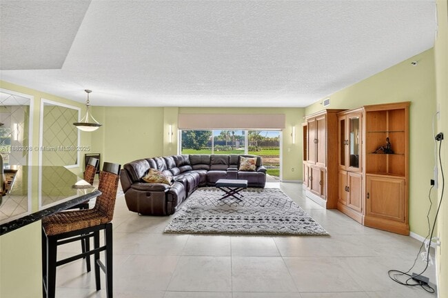 Building Photo - 5938 Crystal Shores Dr