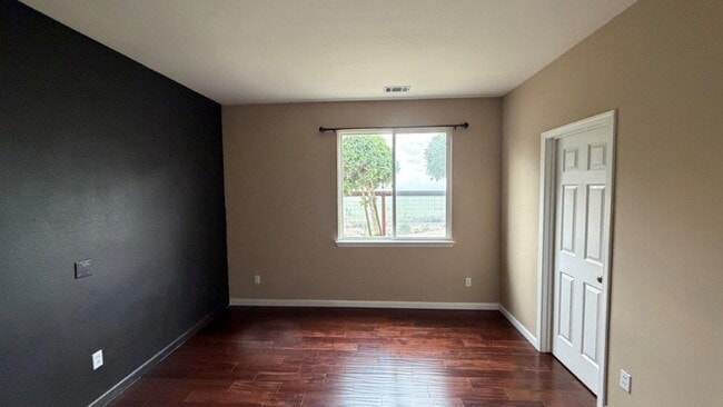 Building Photo - Concord! Beautiful Crystal Ranch home, 5 bedroom 3.5 baths, 3200 sq ft.