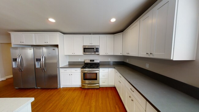 Building Photo - 5532 Mary Ln Dr