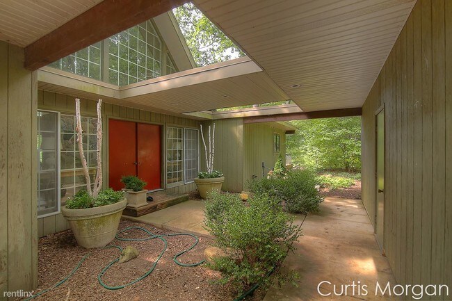 Primary Photo - 3 br, 3.5 bath House - 201 Honey Creek Ave NE