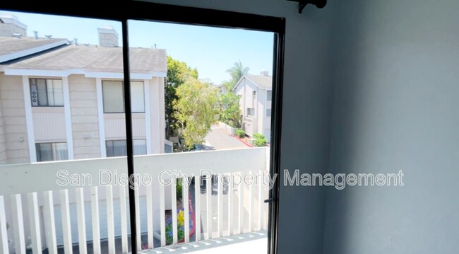 Building Photo - 4022 Mahaila Ave