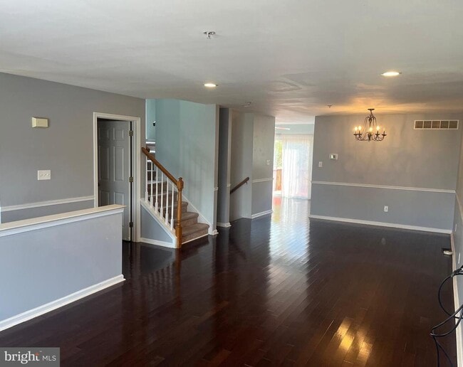 Building Photo - 313 Glenn Rose Cir
