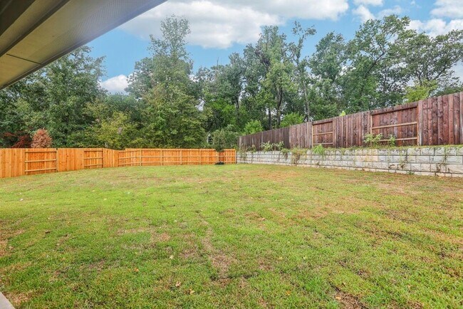 Building Photo - 1940 Velvet Oak Ln