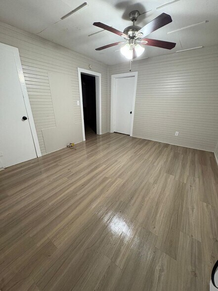 Building Photo - 3604 N Terry St