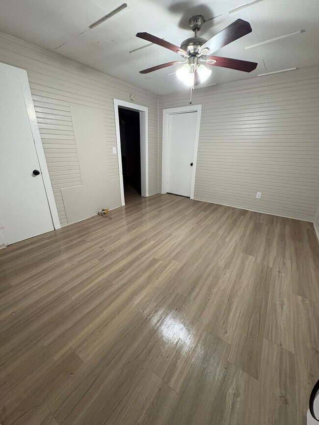 Building Photo - 3604 N Terry St